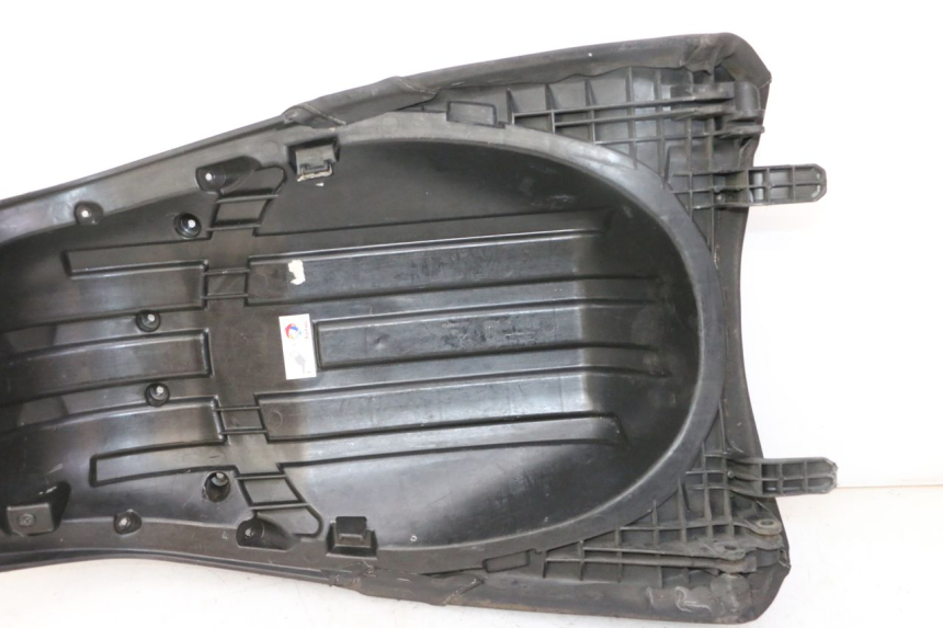 photo de SELLE PEUGEOT SATELIS 125 (2013 - 2018) - Focus structure