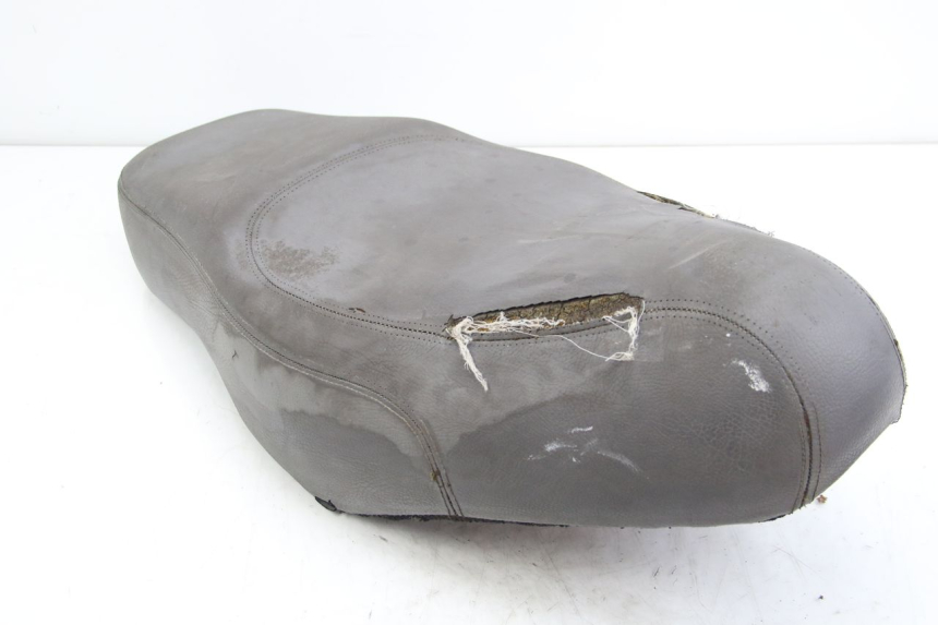 photo de SELLE APRILIA SCARABEO 4T 50 (2009 - 2017) - Autre angle de vue