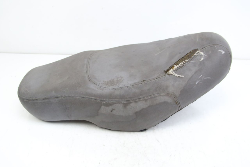 photo de SELLE APRILIA SCARABEO 4T 50 (2009 - 2017) - Gros plan technique