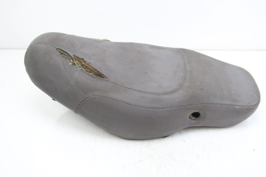 photo de SELLE APRILIA SCARABEO 4T 50 (2009 - 2017) - Vue d’ensemble