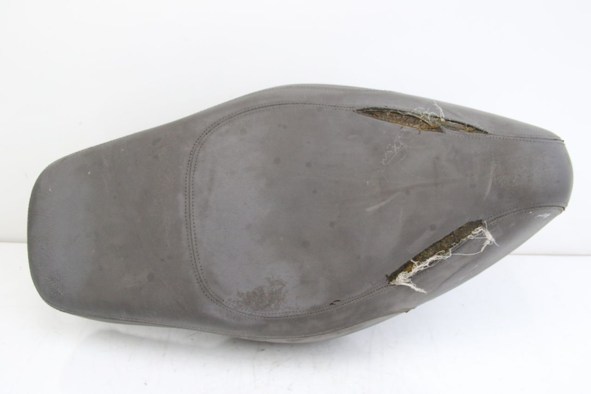 photo de SELLE APRILIA SCARABEO 4T 50 (2009 - 2017) - Points de fixation