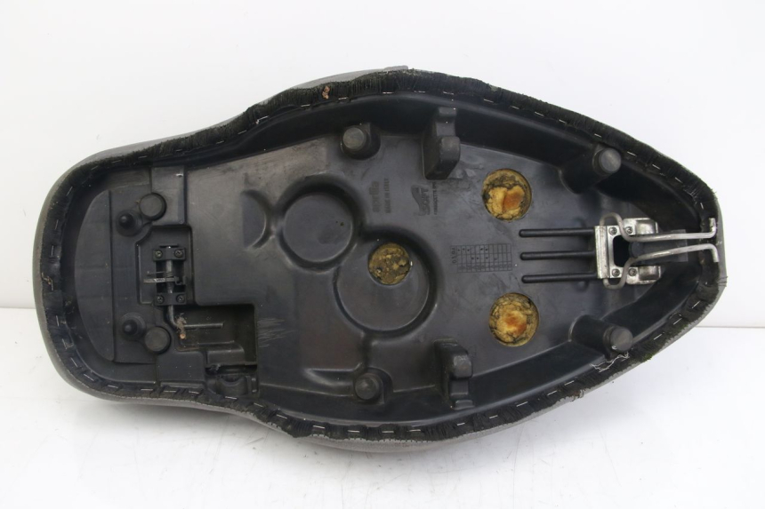 photo de SELLE APRILIA SCARABEO 4T 50 (2009 - 2017) - État de surface