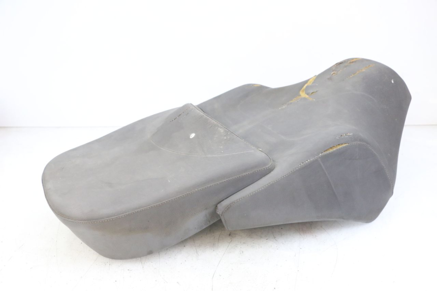 photo de SELLE APRILIA SCARABEO GT 125 (1999 - 2007) - Détails caractéristiques