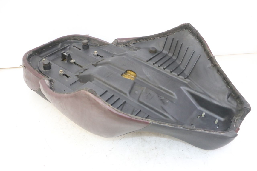 photo de SELLE APRILIA SCARABEO GT TOURING 125 (1999 - 2005) - Détail de la pièce