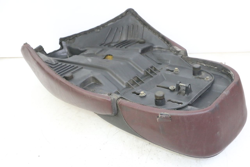 photo de SELLE APRILIA SCARABEO GT TOURING 125 (1999 - 2005) - Gros plan technique