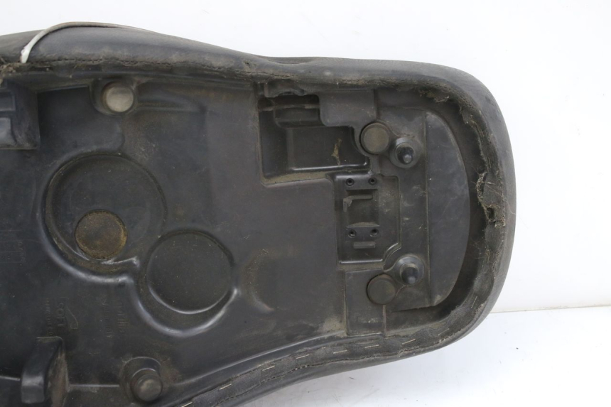 photo de SELLE APRILIA SCARABEO 100 (2003 - 2012) - Vue rapprochée