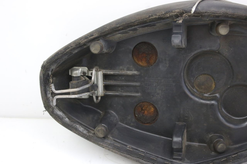 photo de SELLE APRILIA SCARABEO 100 (2003 - 2012) - Photo complémentaire