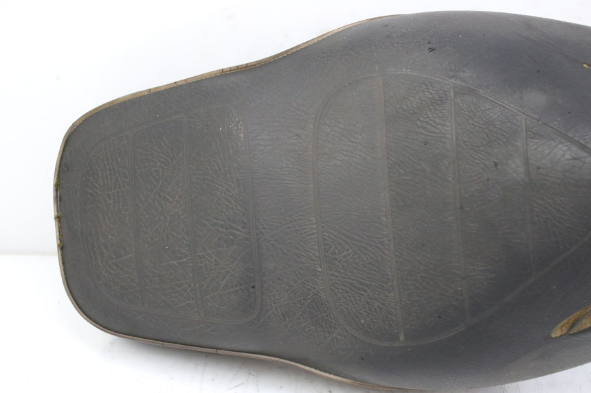 photo de SELLE APRILIA SCARABEO 100 (2003 - 2012) - Inspection visuelle