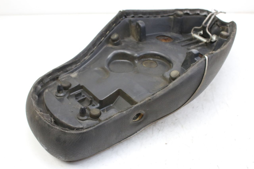 photo de SELLE APRILIA SCARABEO 100 (2003 - 2012) - Vue d’ensemble