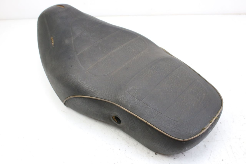photo de SELLE APRILIA SCARABEO 100 (2003 - 2012) - État de surface