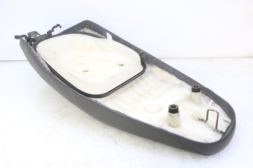 photo de SELLE HONDA SCV LEAD 100 (2003 - 2007) - Vue d’ensemble