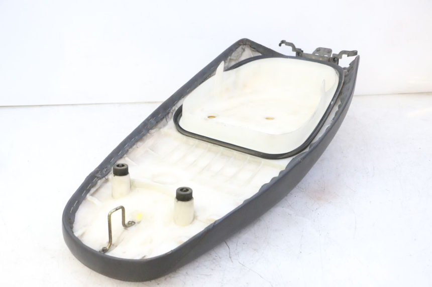 photo de SELLE HONDA SCV LEAD 100 (2003 - 2007) - Points de fixation