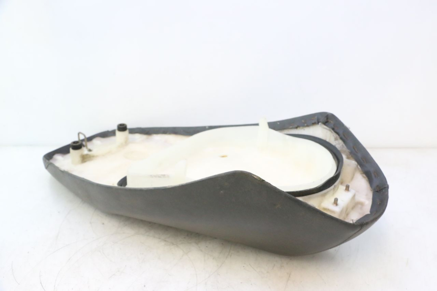 photo de SELLE HONDA SCV LEAD 100 (2003 - 2007) - Zoom état d’usage
