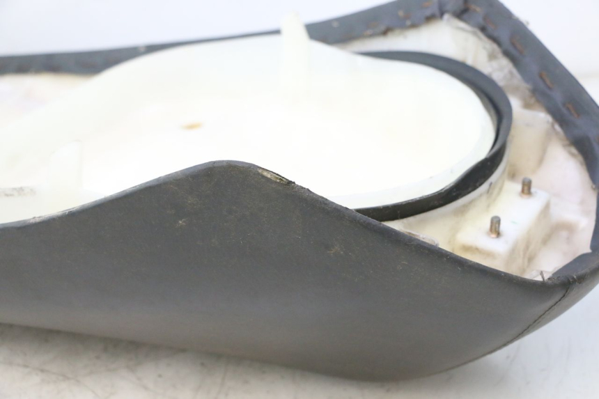 photo de SELLE HONDA SCV LEAD 100 (2003 - 2007) - Autre angle de vue