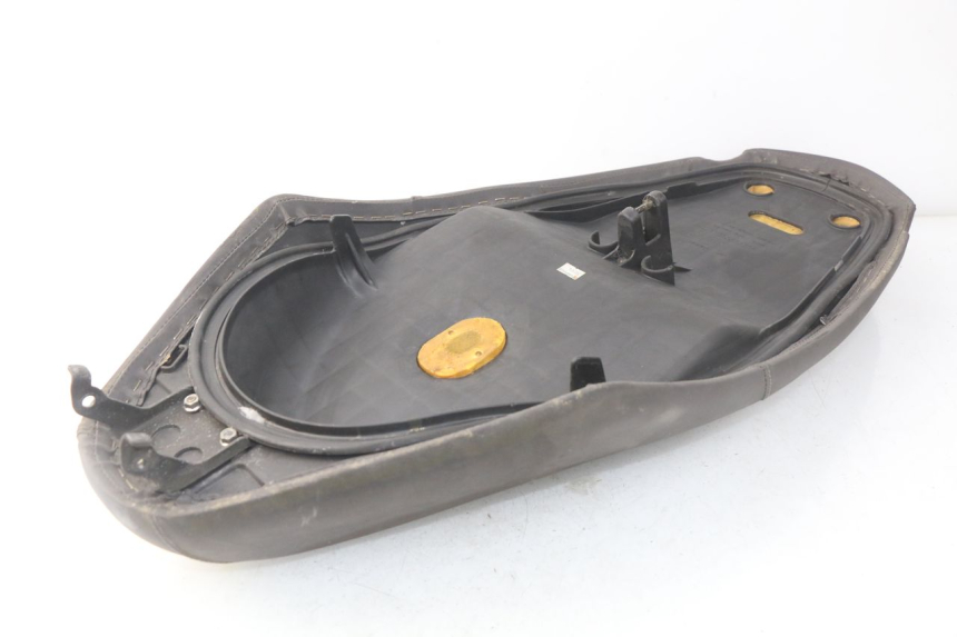 photo de SELLE HONDA SES DYLAN 125 (2002 - 2006) - Points de fixation