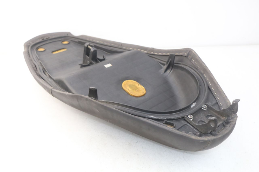 photo de SELLE HONDA SES DYLAN 125 (2002 - 2006) - État de surface