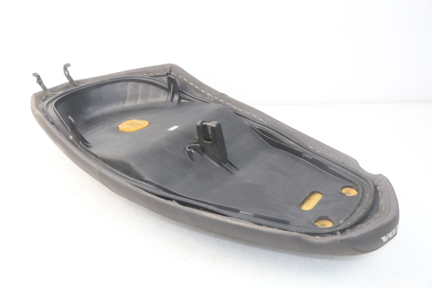 photo de SELLE HONDA SES DYLAN 125 (2002 - 2006) - Marquages et références