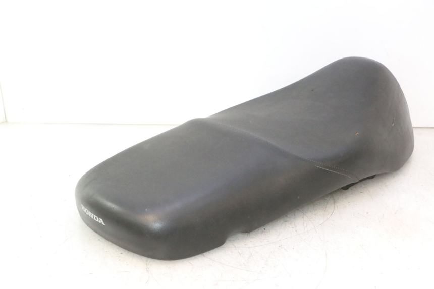 photo de SELLE HONDA SH 125 (2001 - 2003) - Vue rapprochée