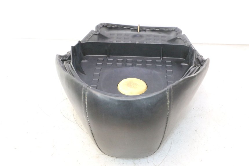 photo de SELLE HONDA SH 125 (2001 - 2003) - Marquages et références