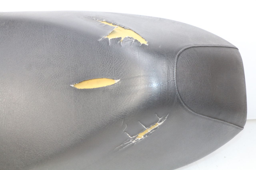 photo de SELLE SUZUKI SIXTEEN 125 (2008 - 2010) - Détail de la pièce