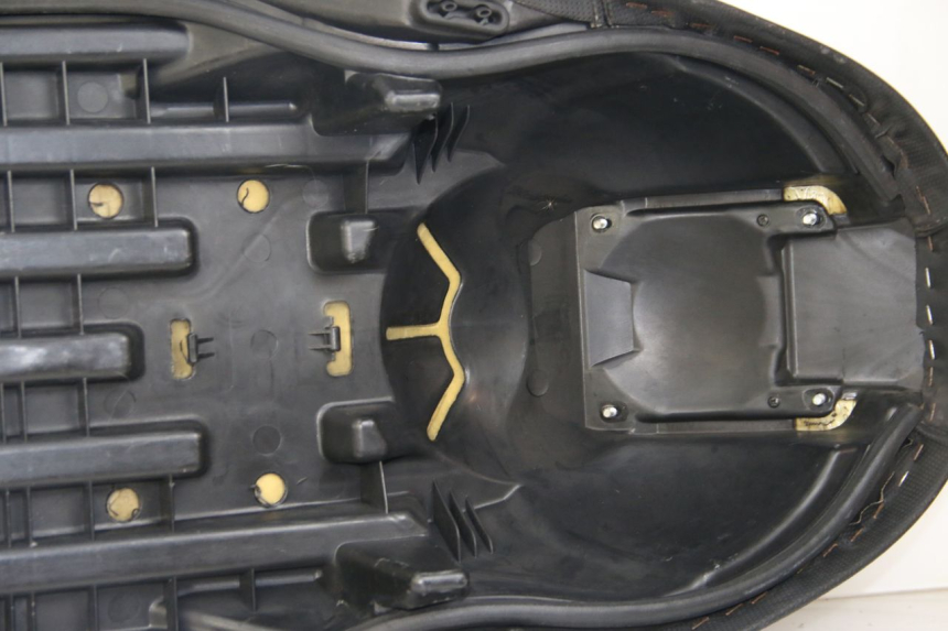 photo de SELLE MBK SKYCRUISER 125 (2006 - 2009) - Points de fixation