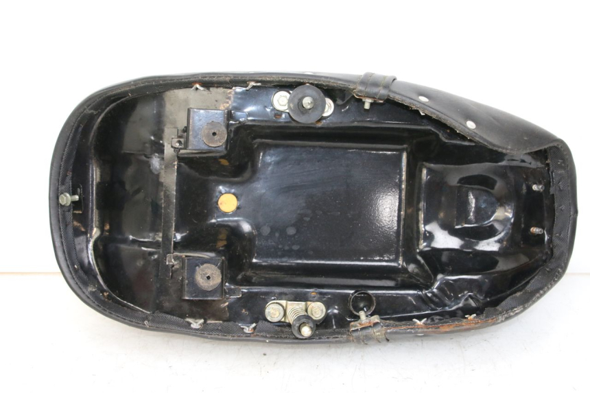 photo de SELLE SKYTEAM SKYMAX PRO 125 (2012 - 2016) - Gros plan technique