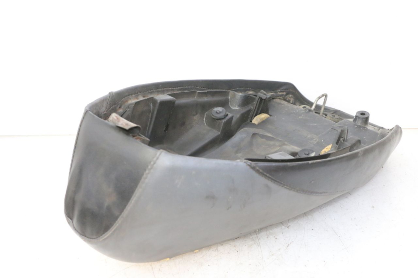 photo de SELLE PEUGEOT SPEEDAKE 50 (1995 - 1997) - Gros plan technique