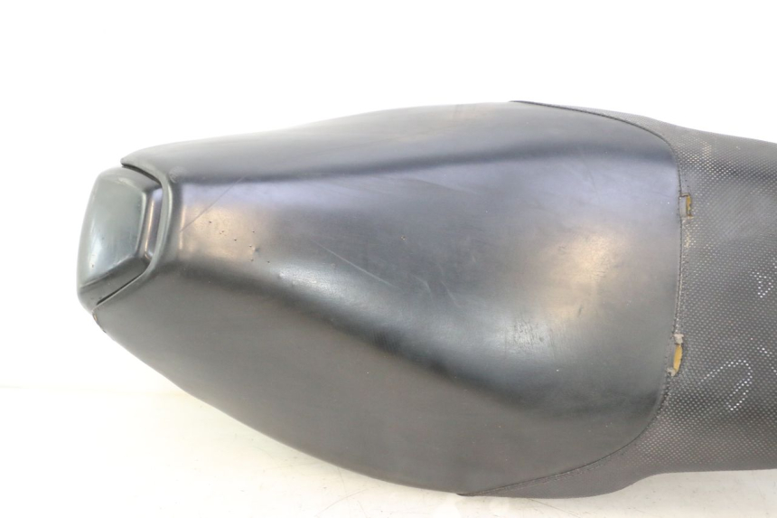photo de SELLE PEUGEOT SPEEDFIGHT 2 AC 50 (2000 - 2009) - Vue rapprochée