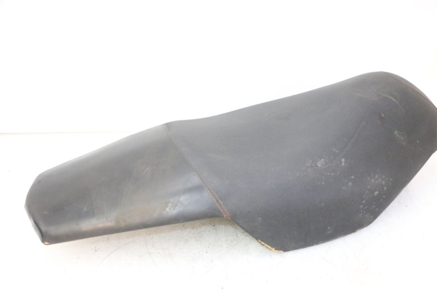 photo de SELLE PEUGEOT SPEEDFIGHT 3 AIR 50 (2009 - 2015) - Détails caractéristiques