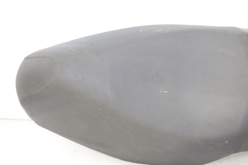 photo de SELLE PEUGEOT SPEEDFIGHT 3 AIR 50 (2009 - 2015) - Angle alternatif