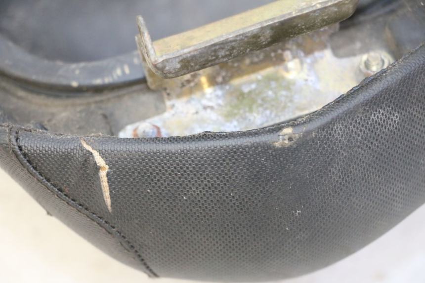 photo de SELLE PEUGEOT SPEEDFIGHT 3 AIR 50 (2009 - 2015) - Zoom état d’usage