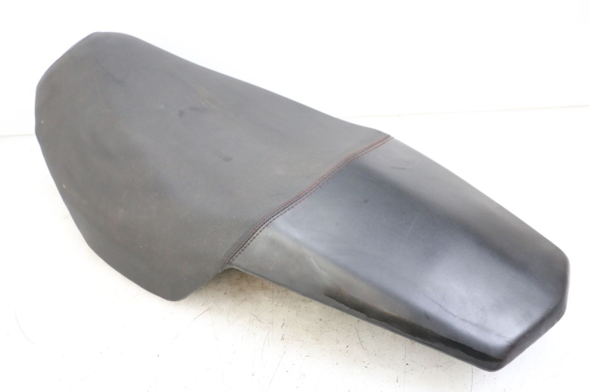 photo de SELLE PEUGEOT SPEEDFIGHT 4 2T 50 (2015 - 2019) - Détails caractéristiques