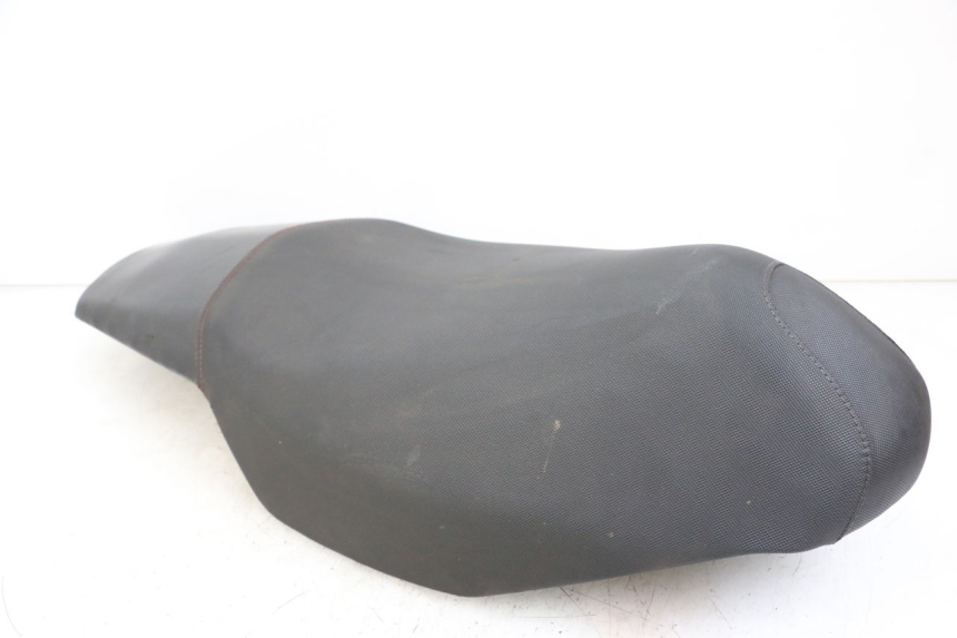 photo de SELLE PEUGEOT SPEEDFIGHT 4 2T 50 (2015 - 2019) - Vue rapprochée