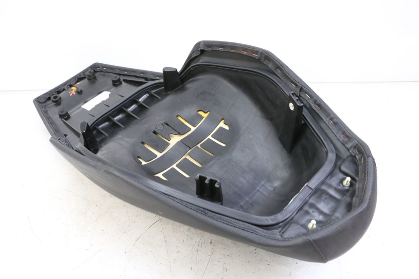 photo de SELLE PEUGEOT SPEEDFIGHT 4 2T 50 (2015 - 2019) - Gros plan technique