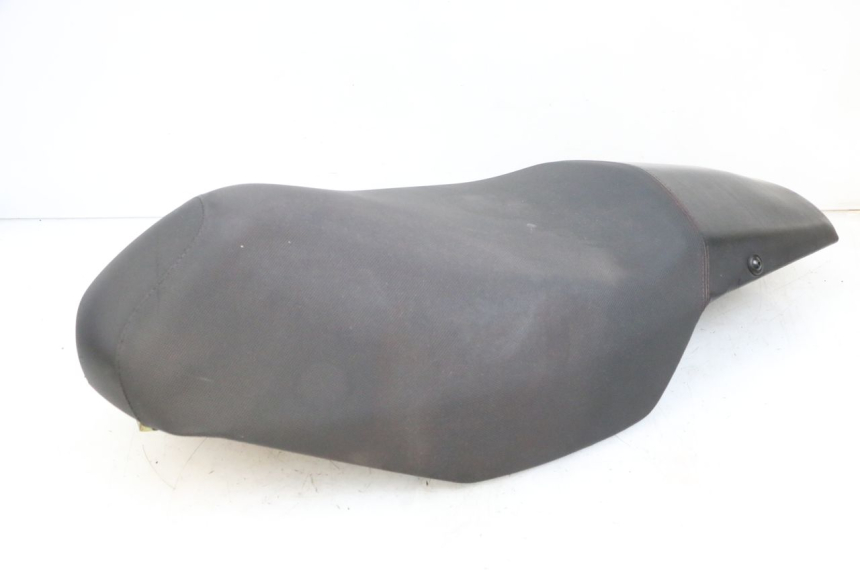 photo de SELLE PEUGEOT SPEEDFIGHT 4 4T EFI 50 (2021 - 2025) - État de surface