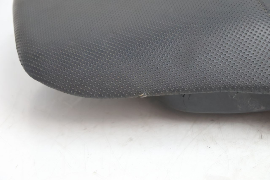 photo de SELLE PEUGEOT SPEEDFIGHT LC 50 (1996 - 2002) - Vue d’ensemble