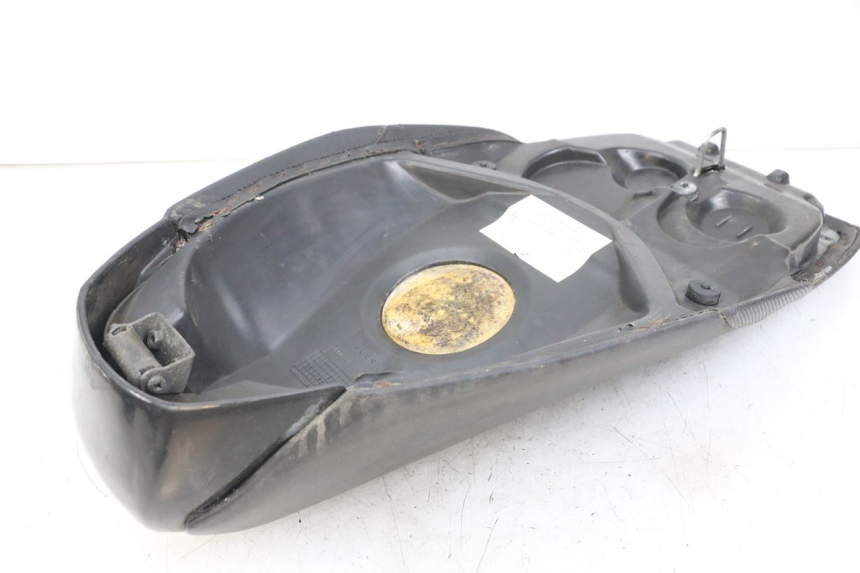photo de SELLE PEUGEOT SPEEDFIGHT 100 (1997 - 2007) - Détail de la pièce
