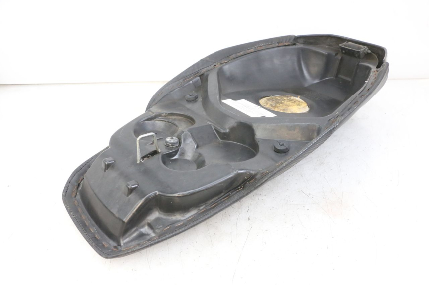 photo de SELLE PEUGEOT SPEEDFIGHT 100 (1997 - 2007) - Autre angle de vue