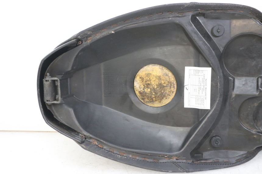 photo de SELLE PEUGEOT SPEEDFIGHT 100 (1997 - 2007) - Vue d’ensemble