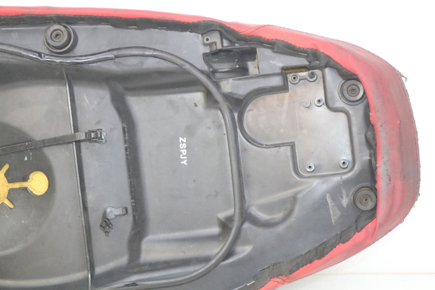 photo de SELLE APRILIA SR 2T 50 (2012 - 2017) - Détails caractéristiques