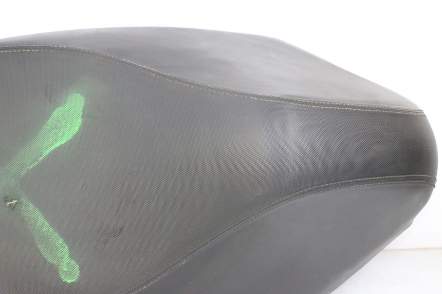 photo de SELLE PEUGEOT STREETZONE 2T 50 (2014 - 2019) - Vue rapprochée