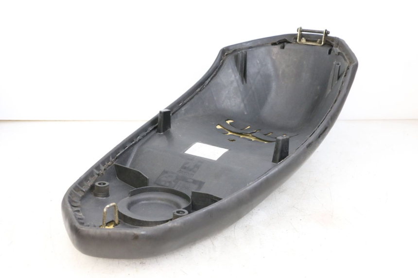 photo de SELLE PEUGEOT STREETZONE 2T 50 (2014 - 2019) - État de surface