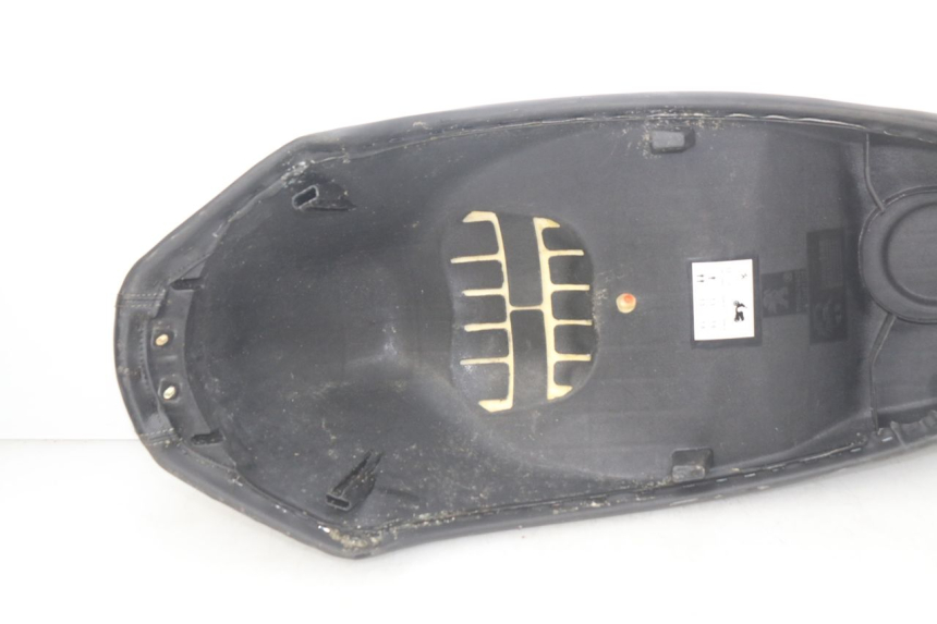 photo de SELLE PEUGEOT STREETZONE 4T 50 (2018 - 2023) - Vue produit