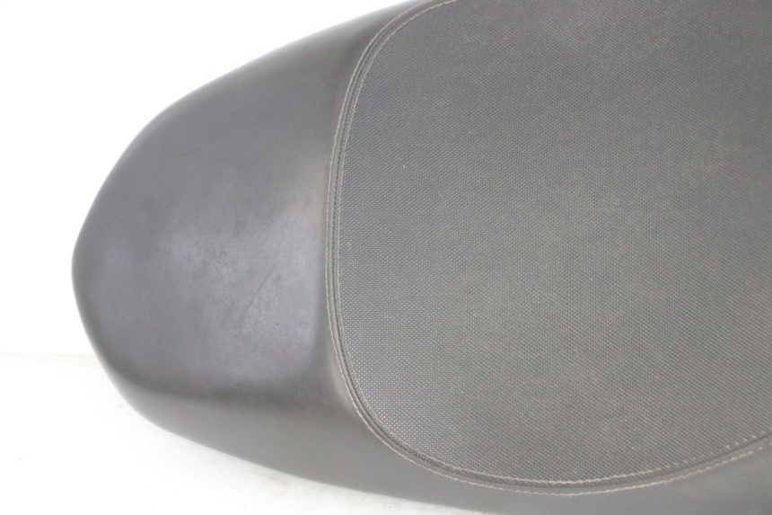 photo de SELLE PEUGEOT STREETZONE I 2T 50 (2018 - 2020) - Angle alternatif