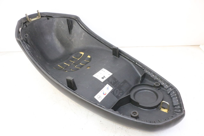 photo de SELLE PEUGEOT STREETZONE I 2T 50 (2018 - 2020) - Zoom état d’usage