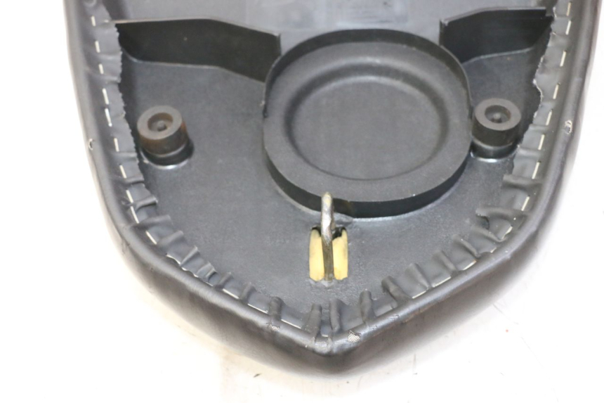 photo de SELLE PEUGEOT STREETZONE I 2T 50 (2018 - 2020) - Gros plan technique