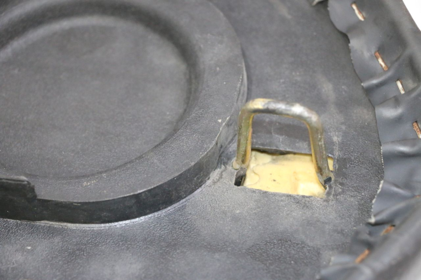 photo de SELLE PEUGEOT STREETZONE I NAKED 2T 50 (2018 - 2020) - Détail de la pièce