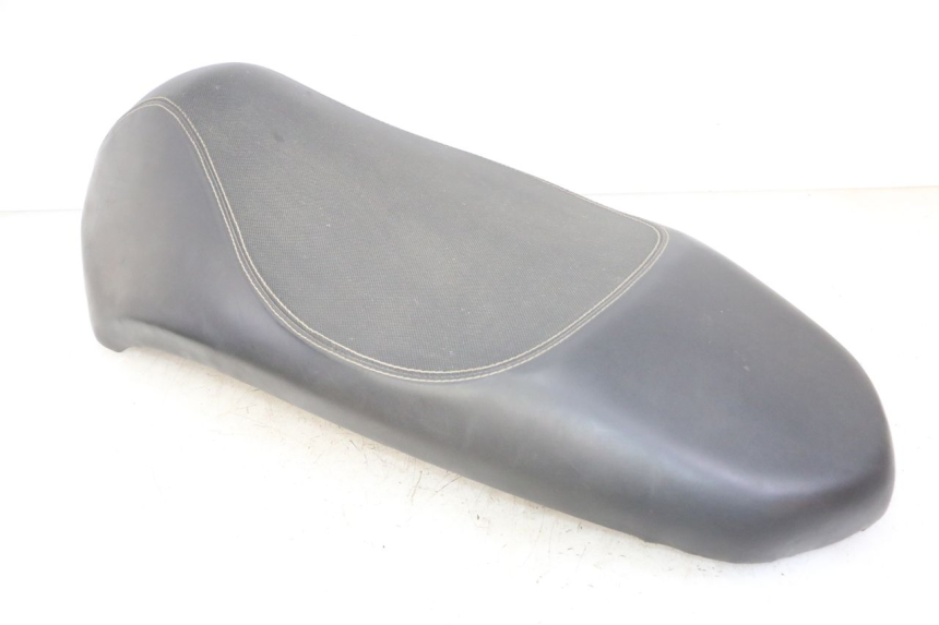 photo de SELLE PEUGEOT STREETZONE I NAKED 2T 50 (2018 - 2020) - Vue rapprochée