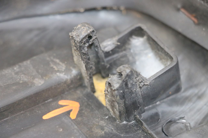 photo de SELLE MBK STUNT NAKED 50 (2004 - 2018) - Détail de la pièce