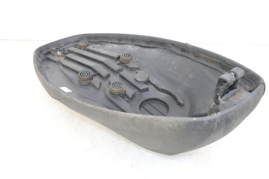 photo de SELLE MBK STUNT NAKED 50 (2004 - 2018) - Marquages et références